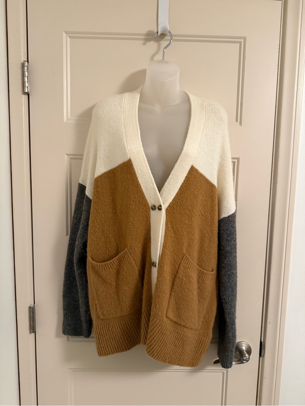 ⭐️ 5 for $25. Madewell cardigan